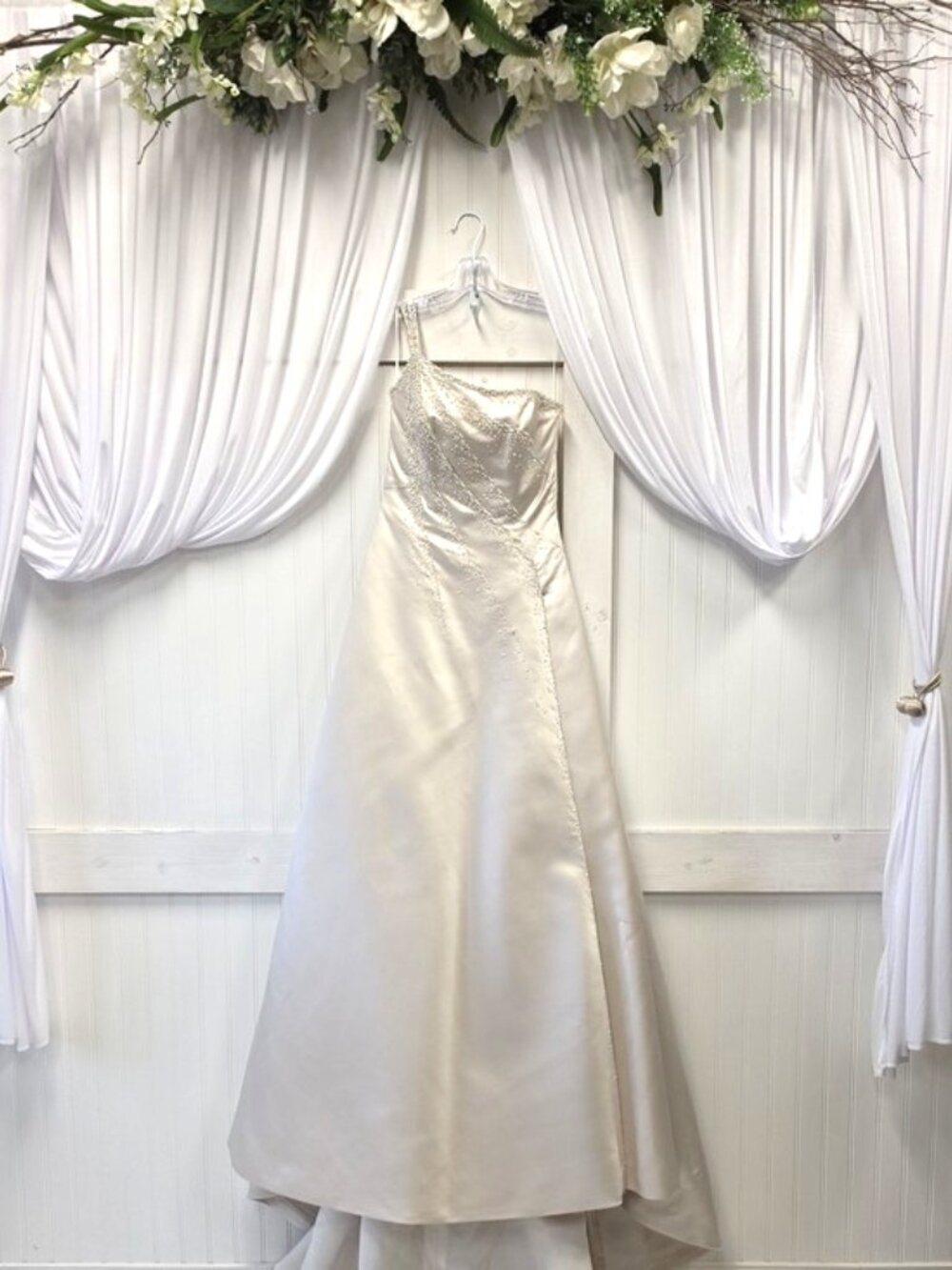Maggie Sottero Couture New One Shoulder Satin Beaded A-line Wedding Dress Size 8